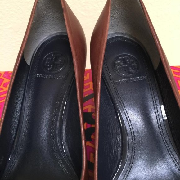 Tory Burch - Pacey Cap-Toe Wedge Pump - Picture 4 of 8